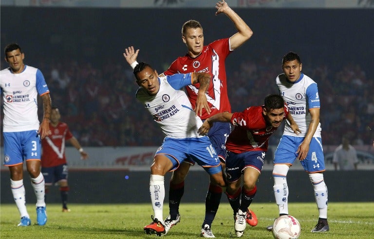 Ramirez, Furch y Villalva en el duelo entre Veracruz y Cruz Azul en el C2016