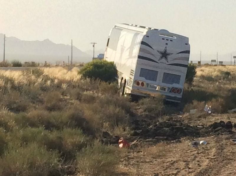 El transporte de los Vaqueros quedó varado fuera de la carretera