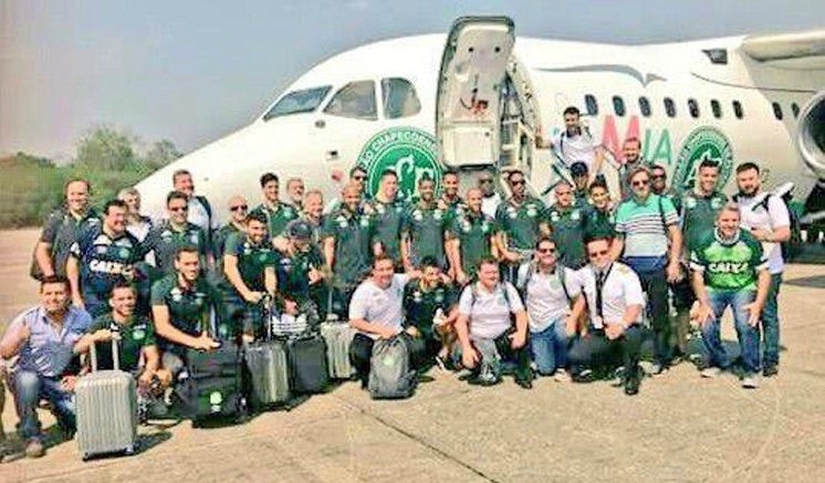 Equipo de Chapecoense antes de abordar avión 