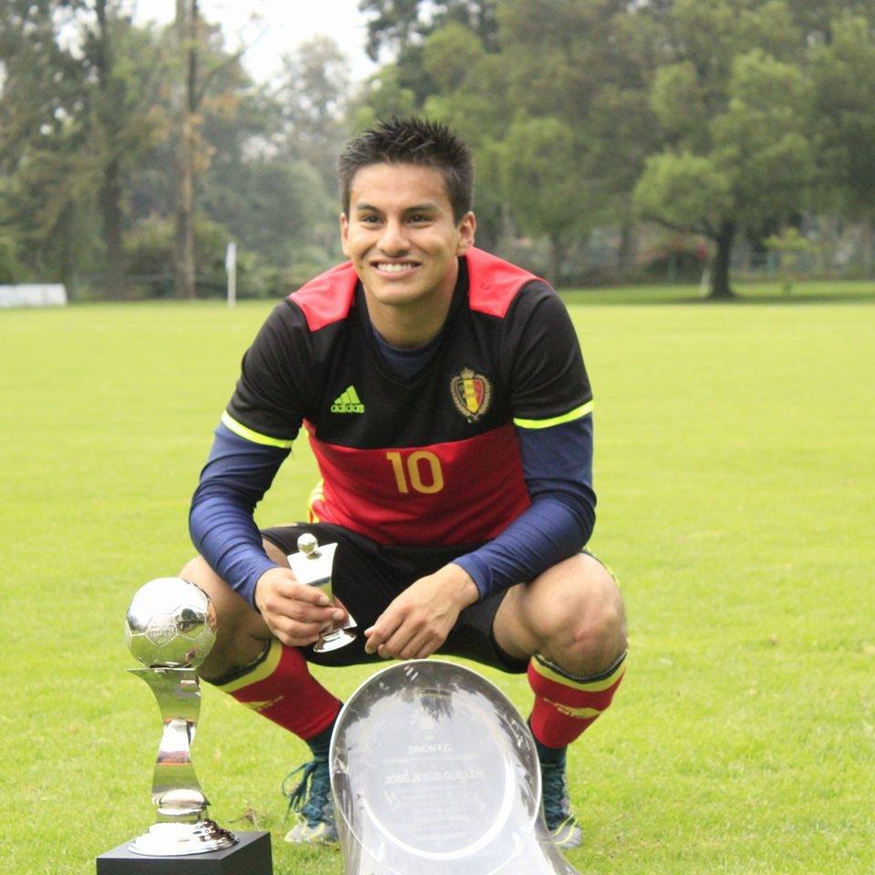 Jesús Guillén demuestra su pasión en el futbol amateur