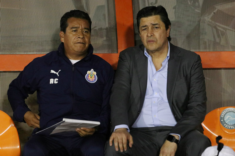 Alberto Coyote  y Luis Fernando en el Correcaminos vs Chivas