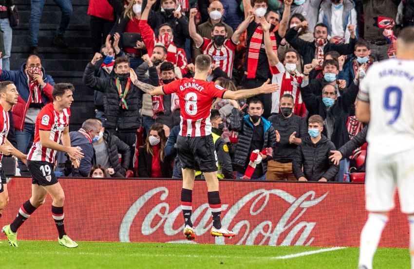 Oihan Sancet festejando un gol a favor del Athletic Club