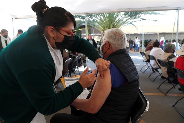Campaña de vacunación contra coronavirus en México