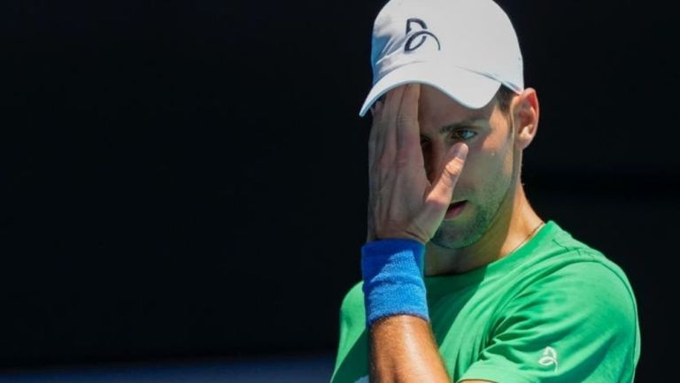 Djokovic, preocupado en un juego