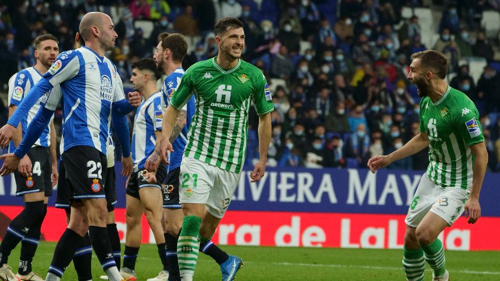 Guido Rodríguez festejando gol ante el Espanyol en LaLiga