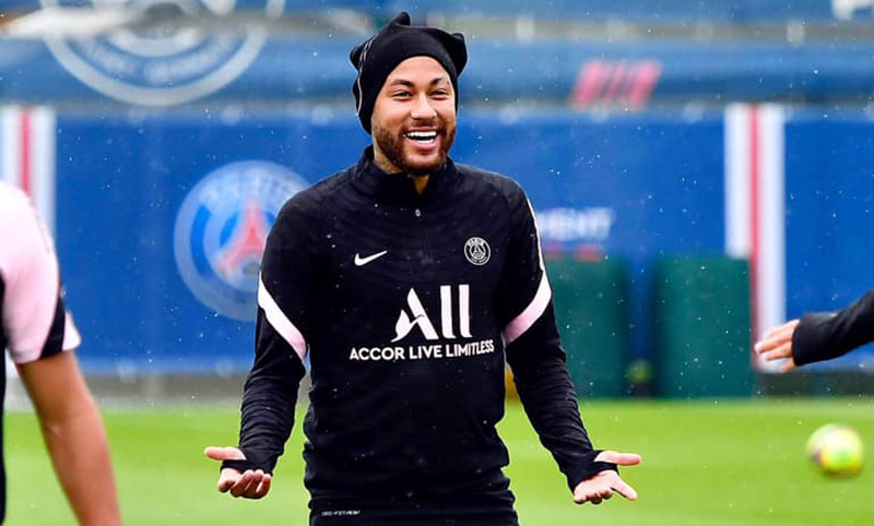 Neymar Jr. en un entrenamiento con el PSG