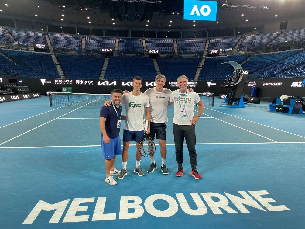 Djokovic en espera a poder participar en Melbourne 