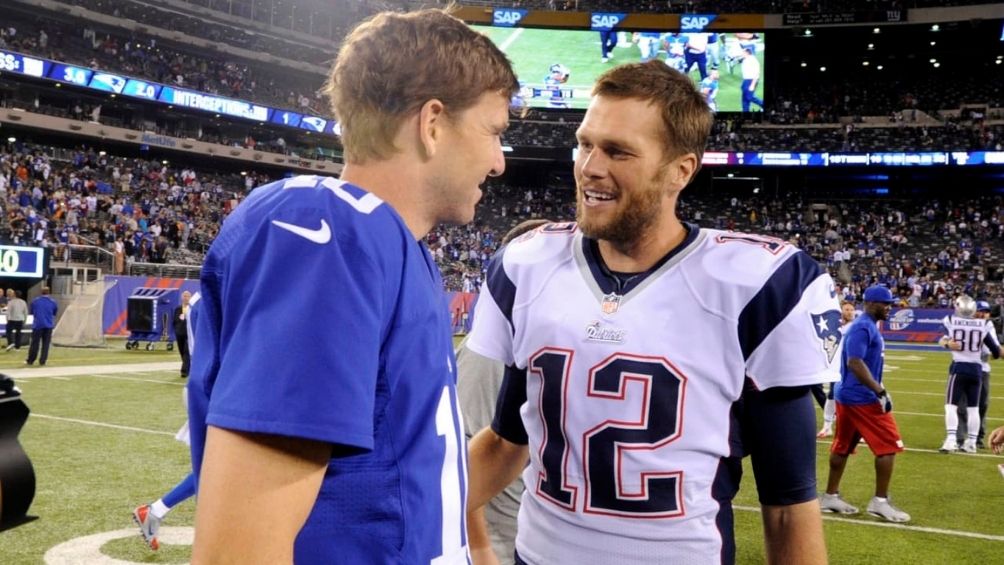 Brady y Manning durante uno de sus enfrentamientos 