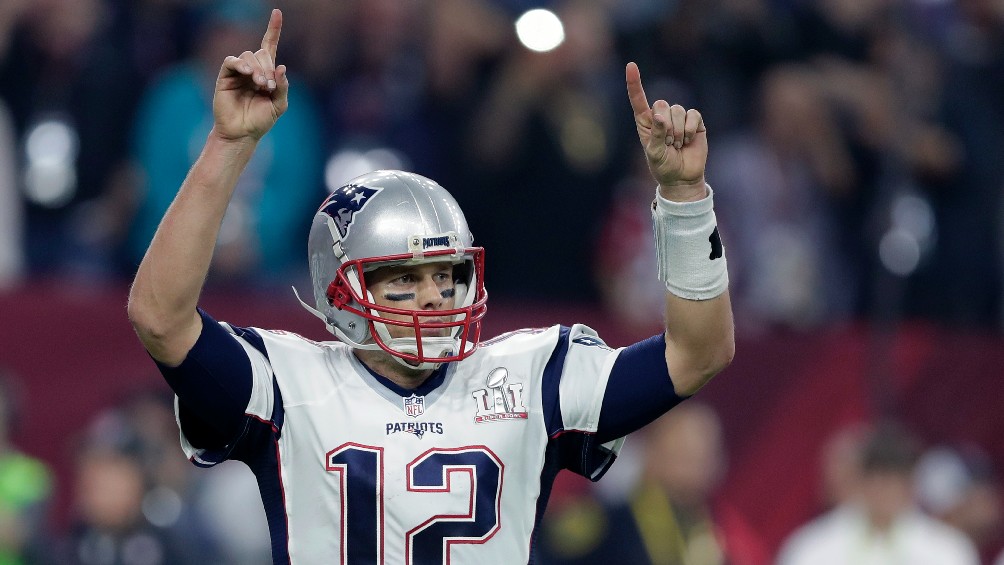 Tom Brady jugando Super Bowl con los Patriotas