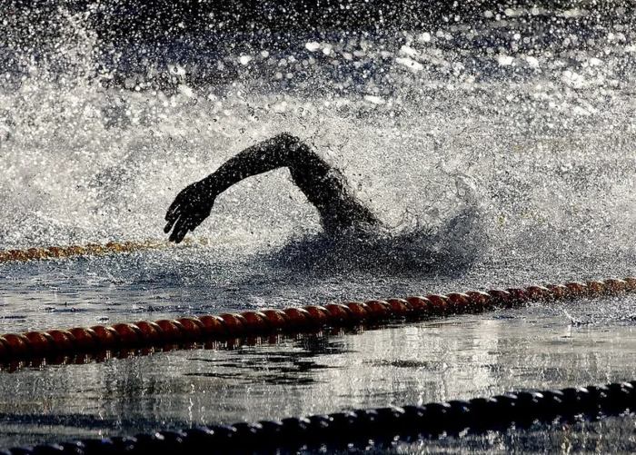 Nadador en acción