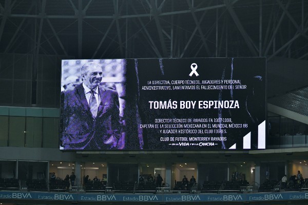 Mensaje de Rayados tras el fallecimiento de Tomás Boy en el Estadio BBVA