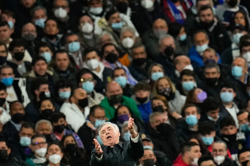 Carlo Ancelotti durante el partido del Real Madrid vs PSG