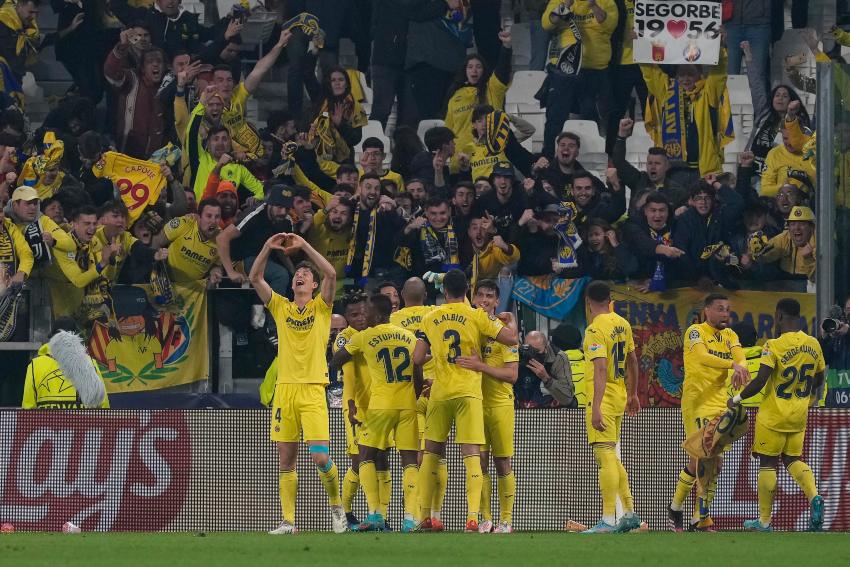 Jugadores del Villarreal festejando un gol a favor