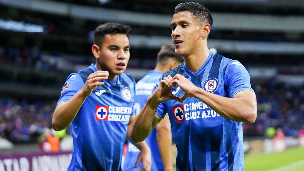Jugadores de Cruz Azul festejando gol en partido de Concachampions