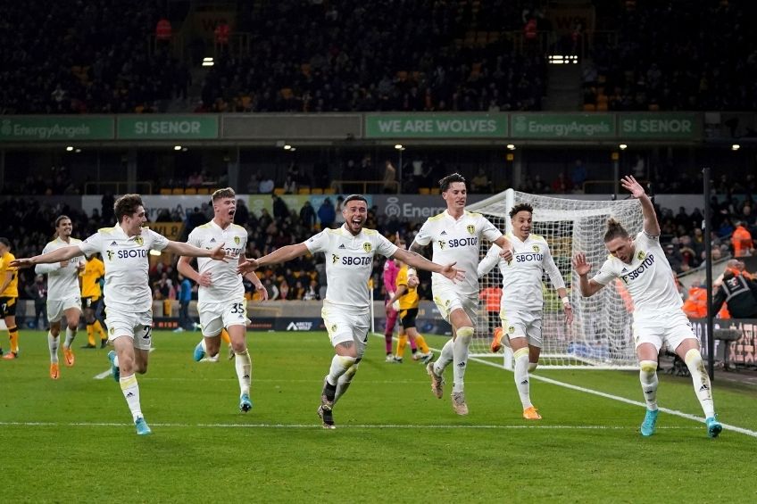 Jugadores de Leeds United festejando un gol