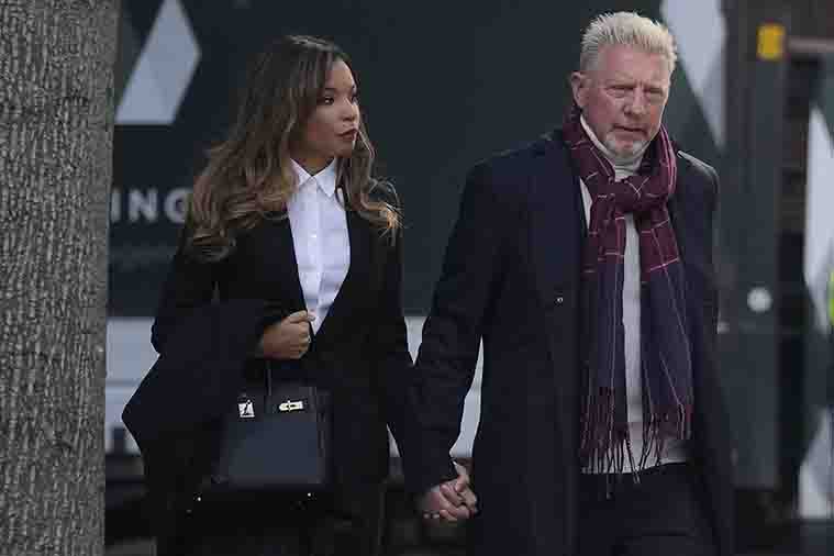 Boris Becker y su esposa arribando a Londres 