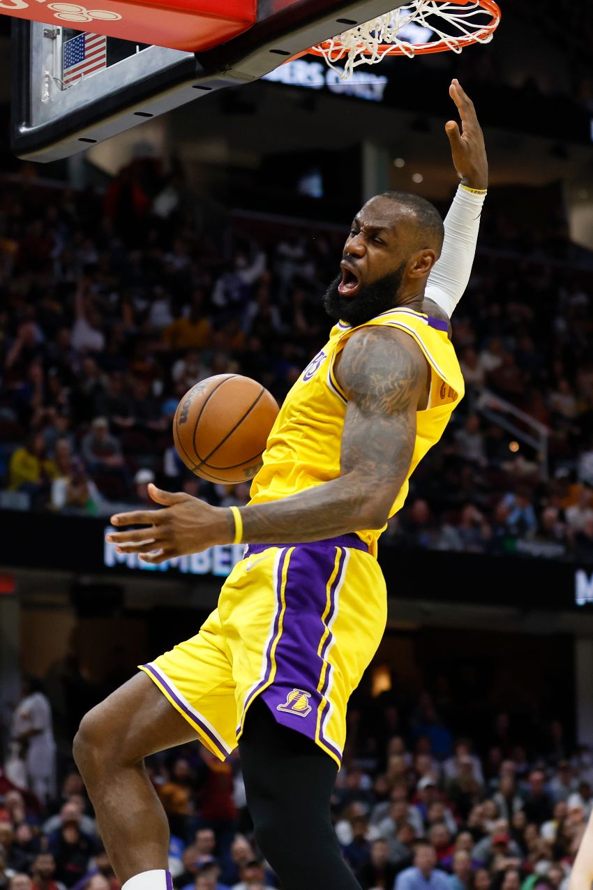 LeBron James en un juego con Los Ángeles Lakers