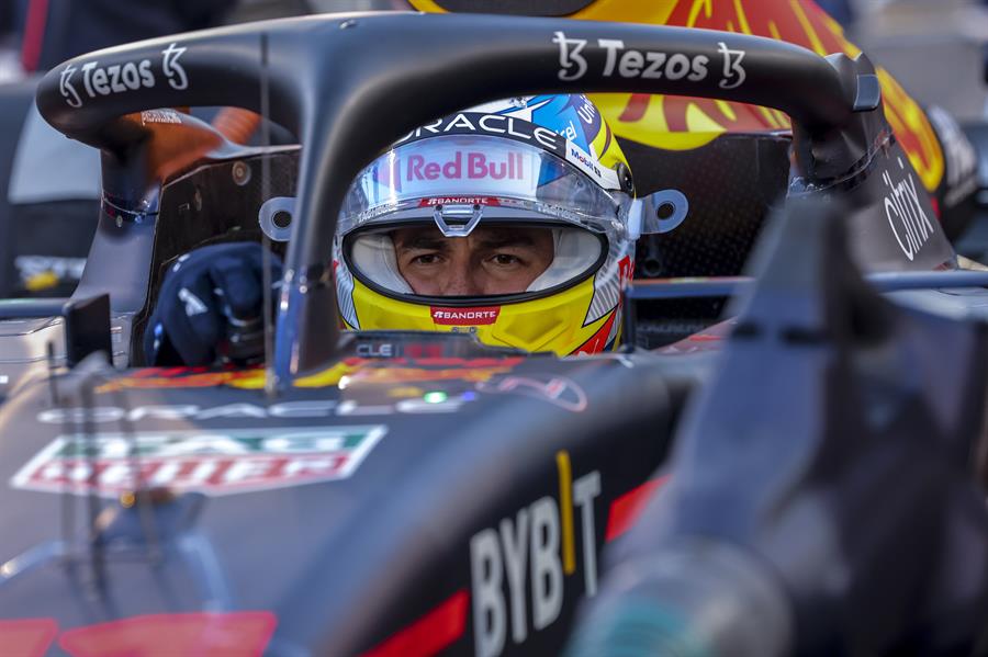 Checo Pérez en el Gran Premio de Bahréin