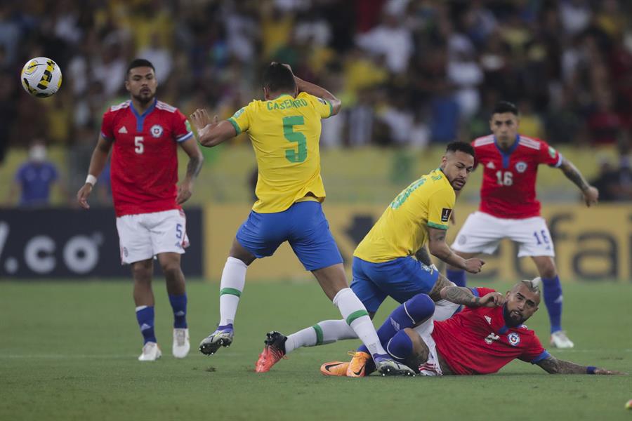 Arturo Vidal en derrota vs Brasil