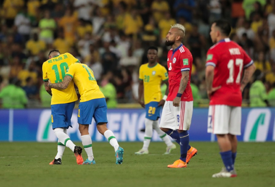 Neymar y Coutinho festejan un gol
