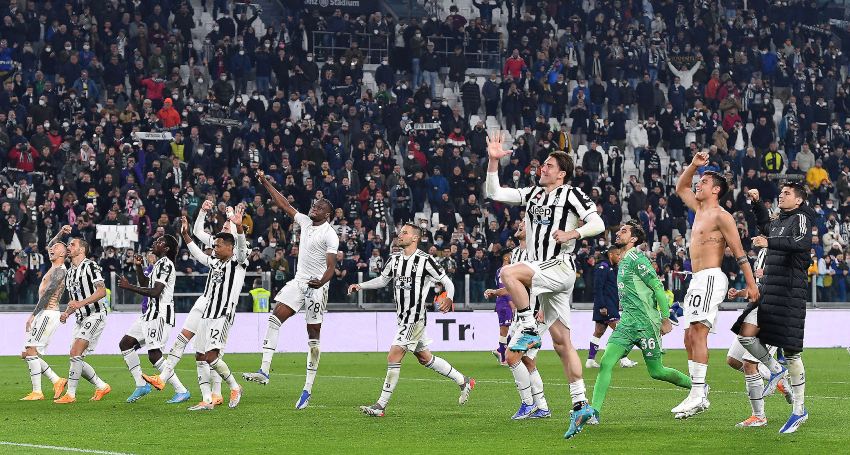 Futbolistas de la Juventus festejando su pase a la Final de la Copa de Italia
