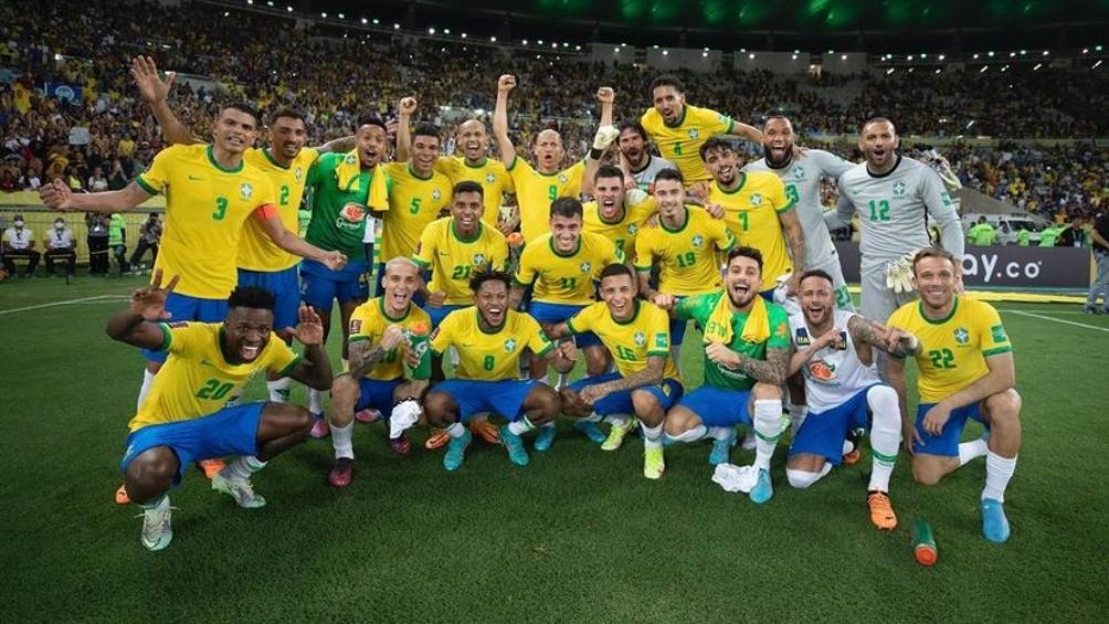 Brasil celebrando victoria tras partido de eliminatoria mundialista