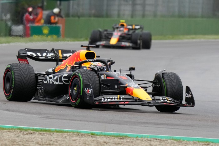 Verstappen y Checo Pérez en el GP de Emilia Romaña 