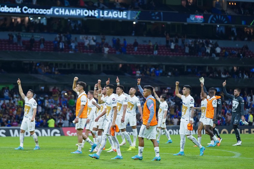 Pumas celebrando su pase a la Final de la Concachampions