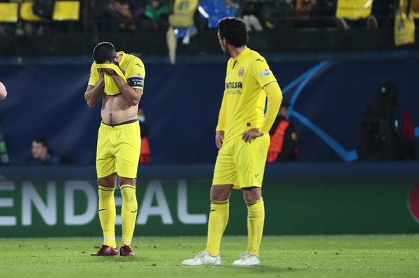 Jugadores de Villarreal en lamento