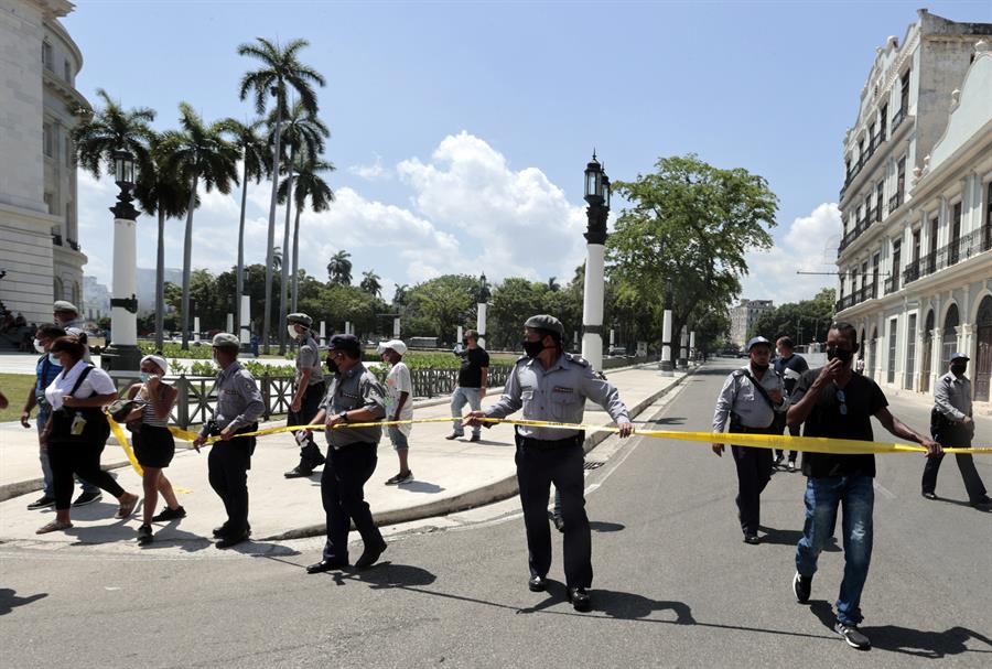 Fuerte explosión en hotel de La Habana