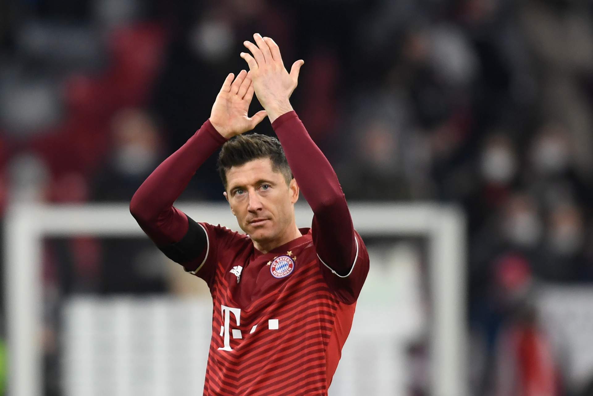 Robert Lewandowski festejando gol con el Bayern Munich