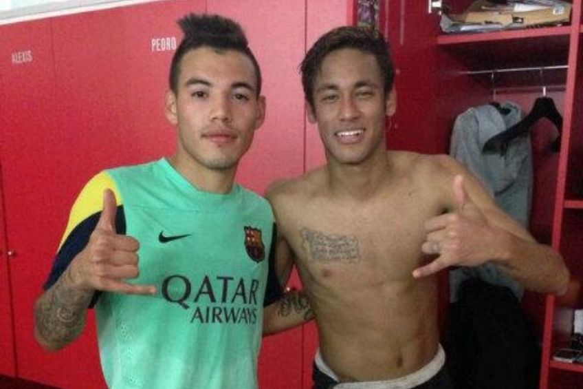 Maxi Rolón junto a Neymar