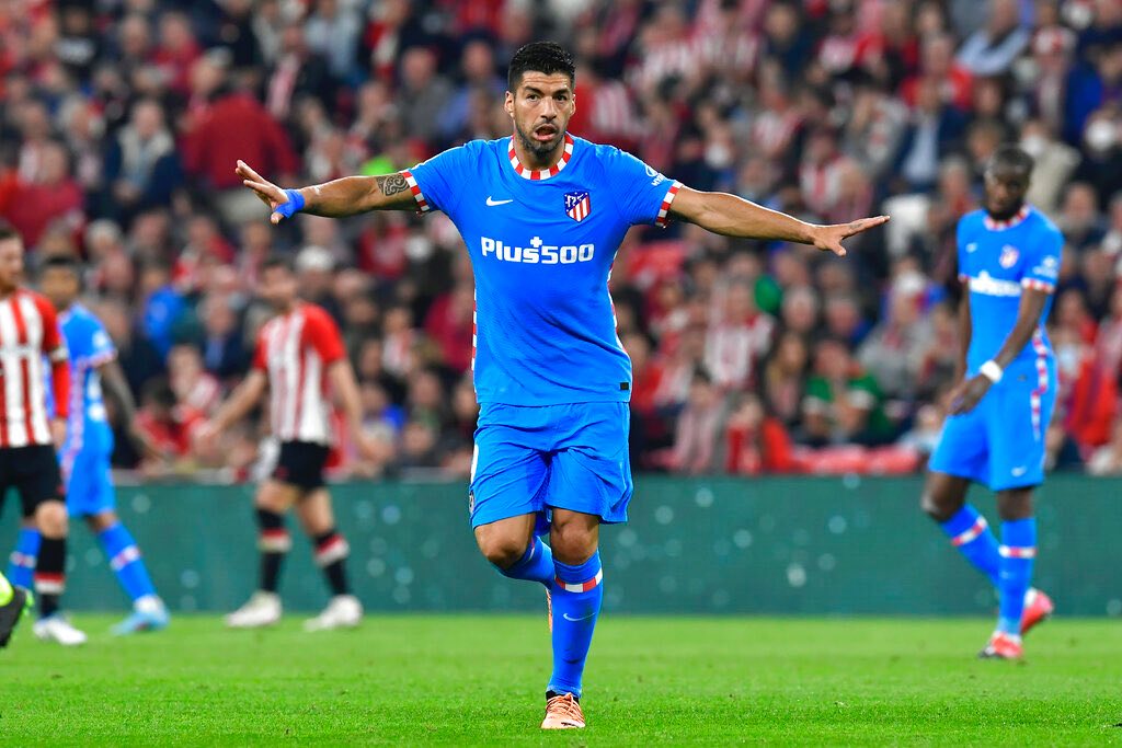 Luis Suárez festejando gol