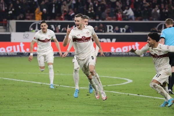 Kalajdzic festejando gol con el Stuttgart
