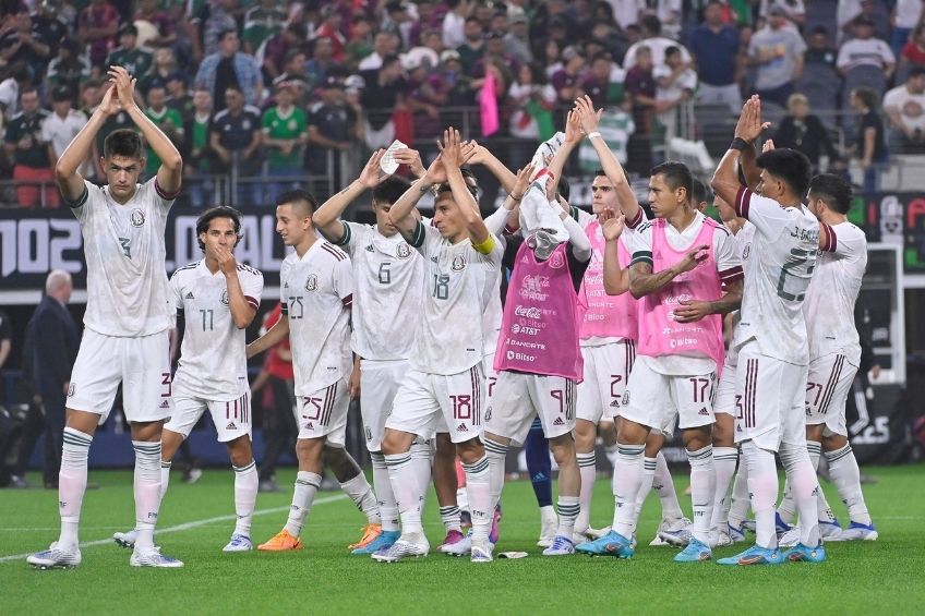 Jugadores de México tras la victoria