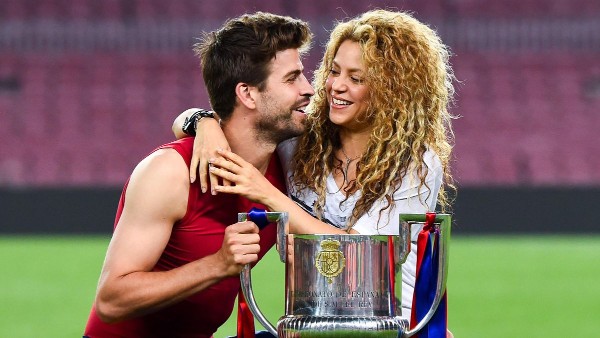 Shakira y Gerard Piqué celebrando título del Barcelona