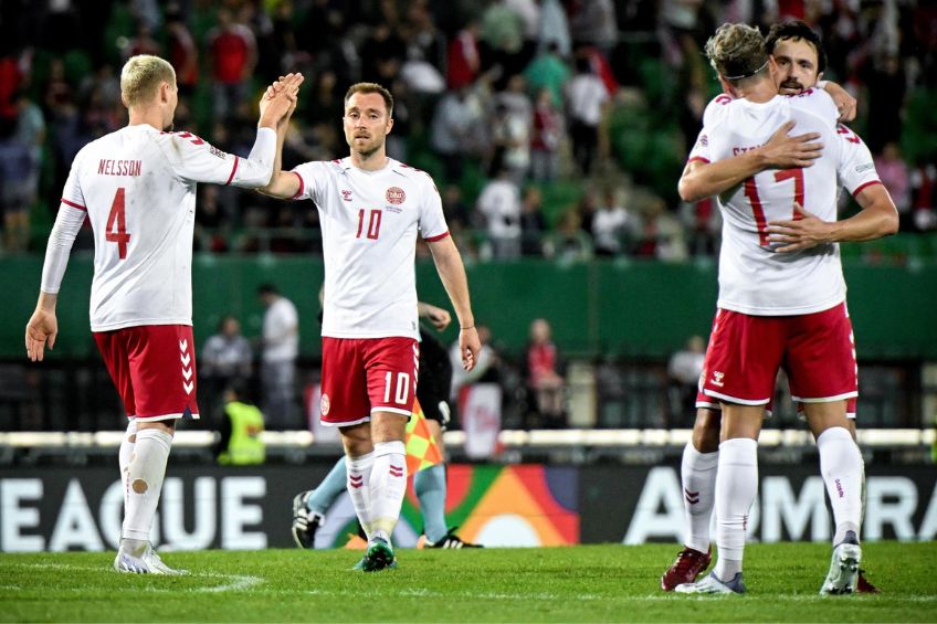Jugadores de Dinamarca festejando el triunfo