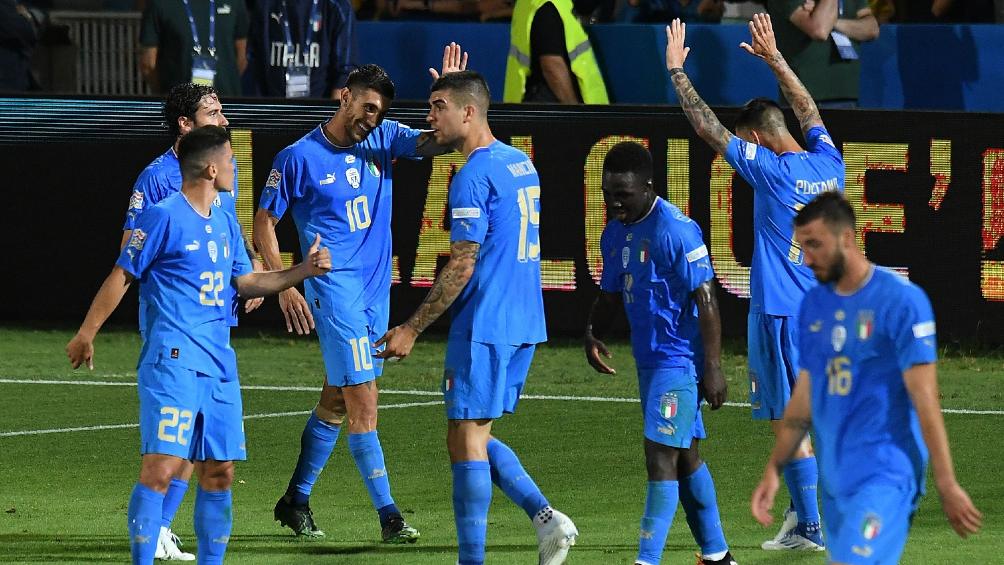 Italia festejando gol ante Hungría en la Nations League