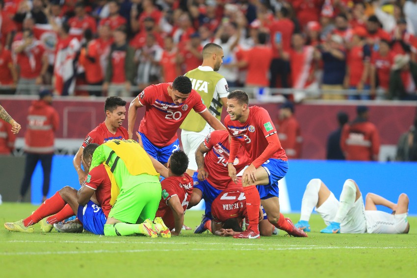 Costa Rica celebrando su pase a Qatar 2022