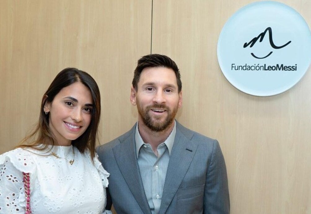 Lionel Messi junto a Antonella en la inauguración el Pediatric Cancer Center