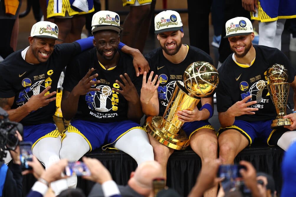 Los Warriors festejan el título de la NBA