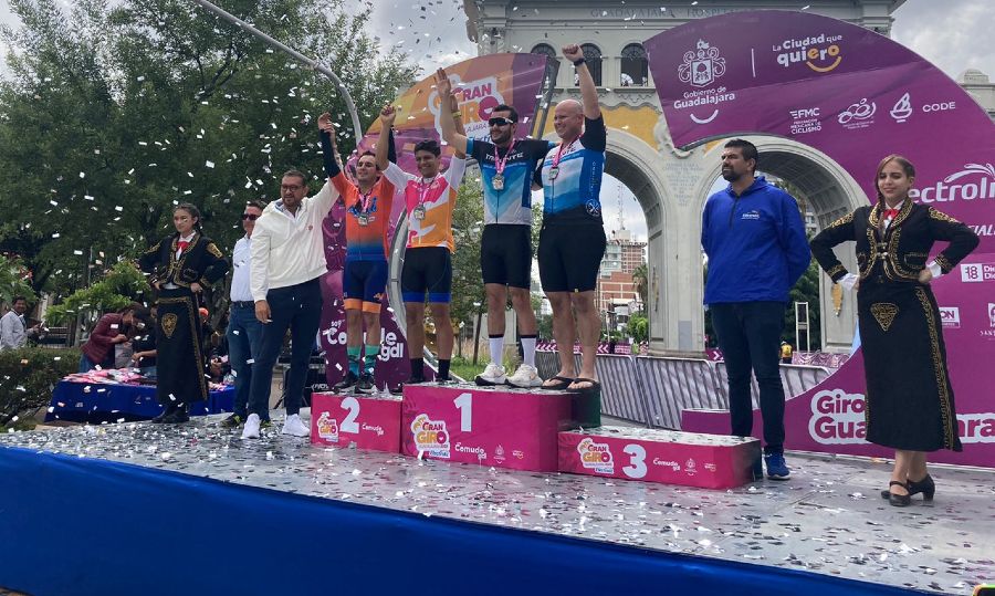 La premiación en el Giro de Guadalajara