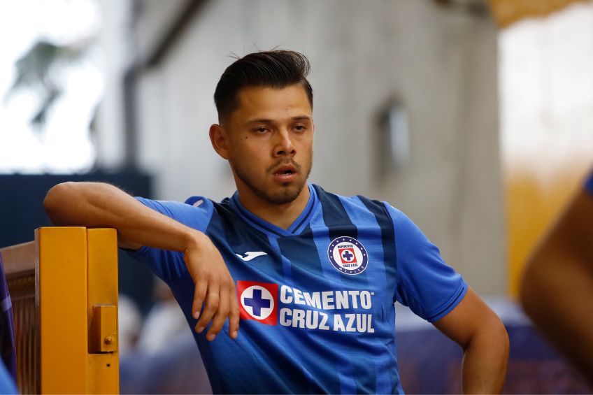 Ángel Romero previo a un partido de Cruz Azul