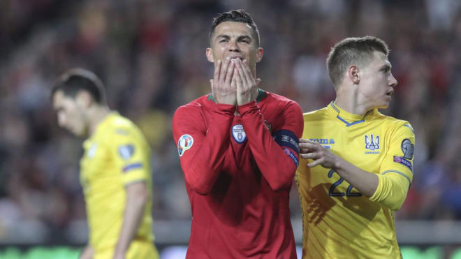 Cristiano Ronaldo en duelo ante Ucrania