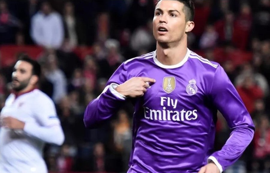 Cristiano Ronaldo con uniforme morado de Real Madrid en 2017