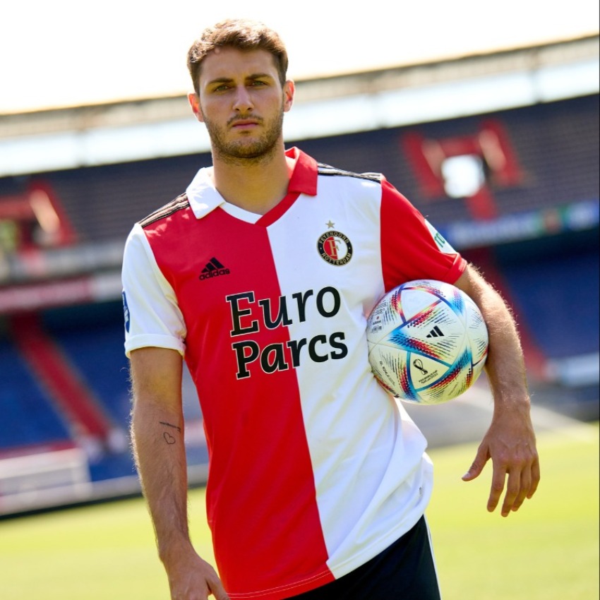 Santi Giménez en su presentación con Feyenoord