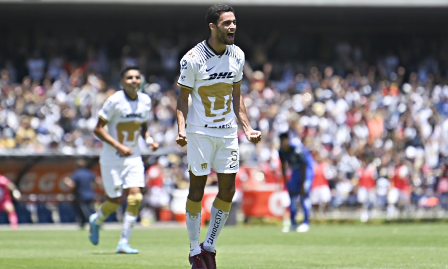 Rodríguez celebra gol a Rayados