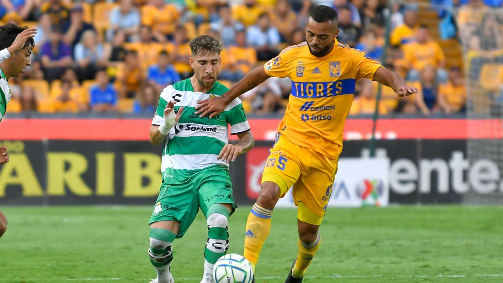 Rafael Carioca fue expulsado en el duelo contra Santos