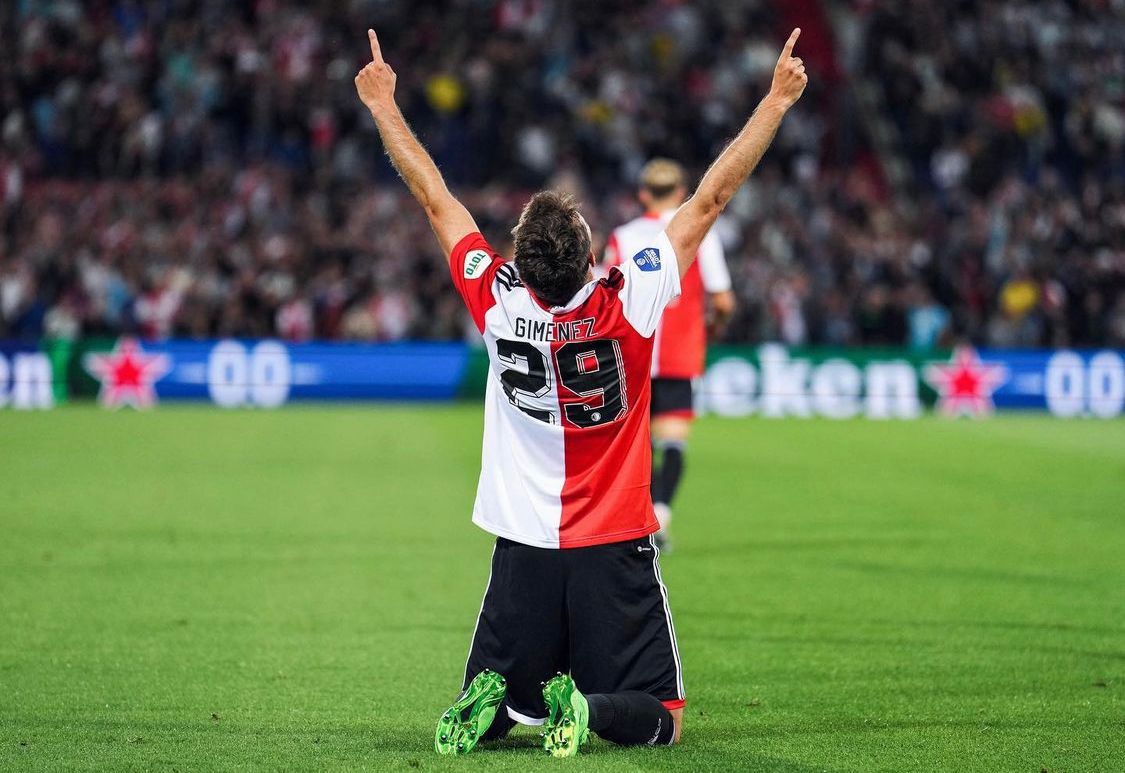 Santi después de su primer gol con el Feyenoord