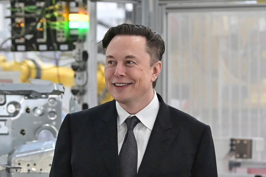 Elon Musk en la fábrica de Tesla